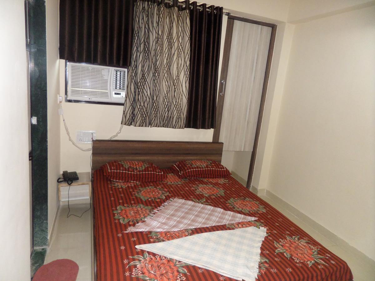 Hotel Riya-Raj Lodging Titwala Rom bilde